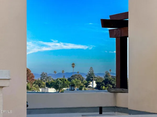 $4,995 | 1568 East Thompson Boulevard, Ventura, CA 93001