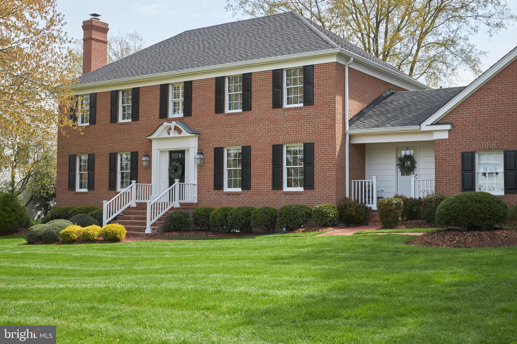 9805 Kendale Road Potomac, MD 20854 - Photo 2 of 44 Gallery Image 2