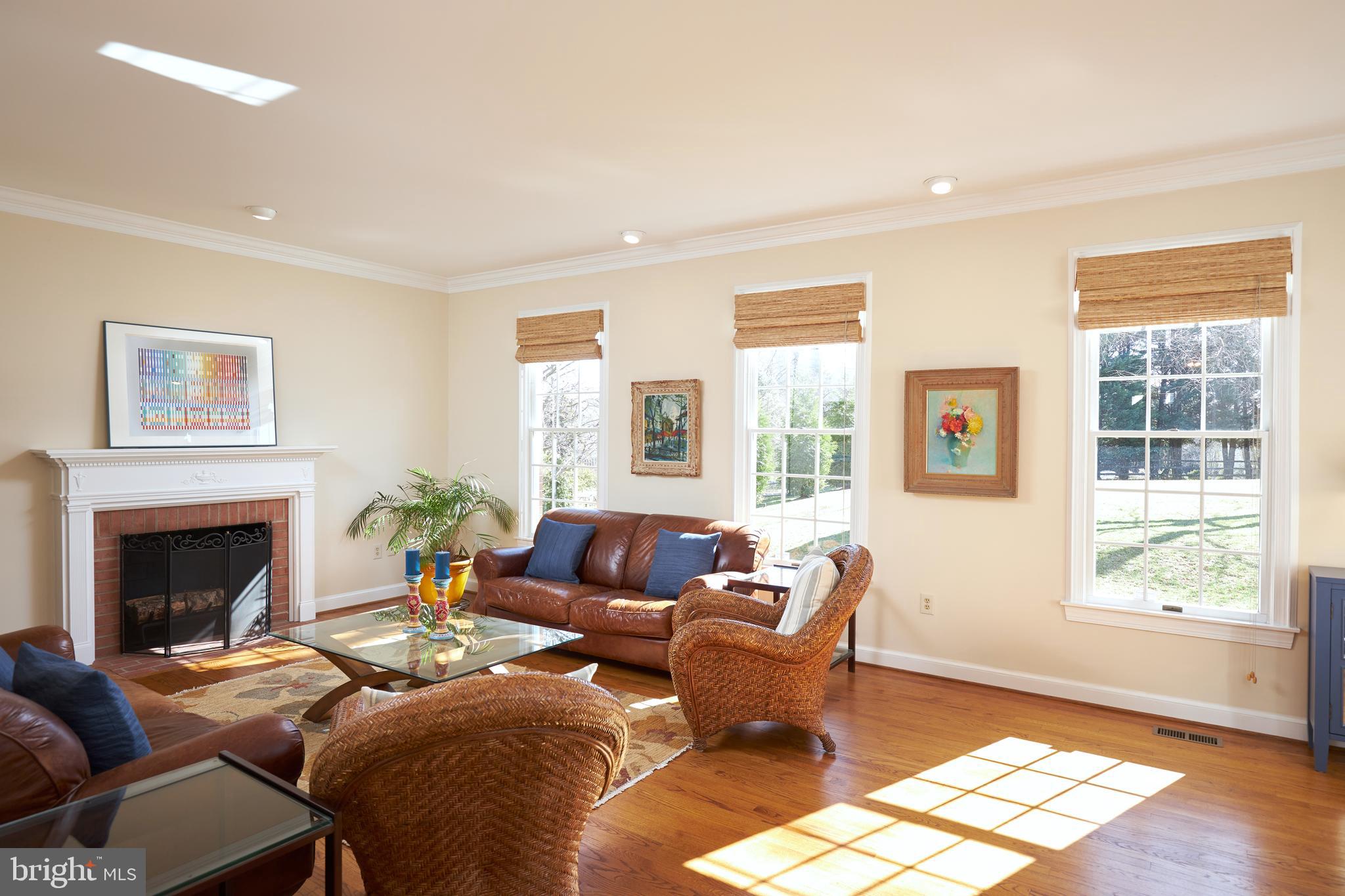 9805 Kendale Road Potomac, MD 20854 - Photo 11 of 44 Gallery Image 11