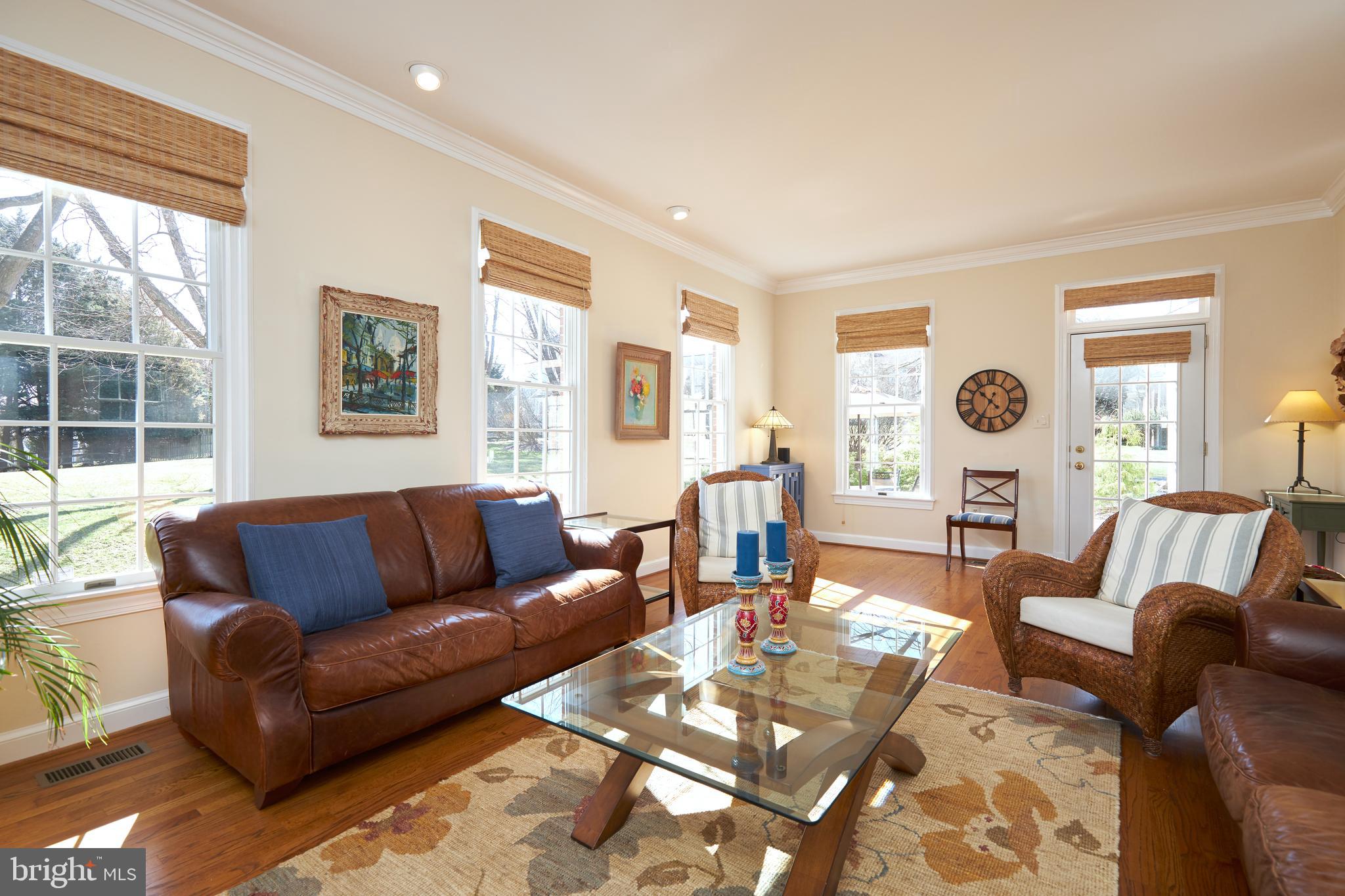 9805 Kendale Road Potomac, MD 20854 - Photo 12 of 44 Gallery Image 12