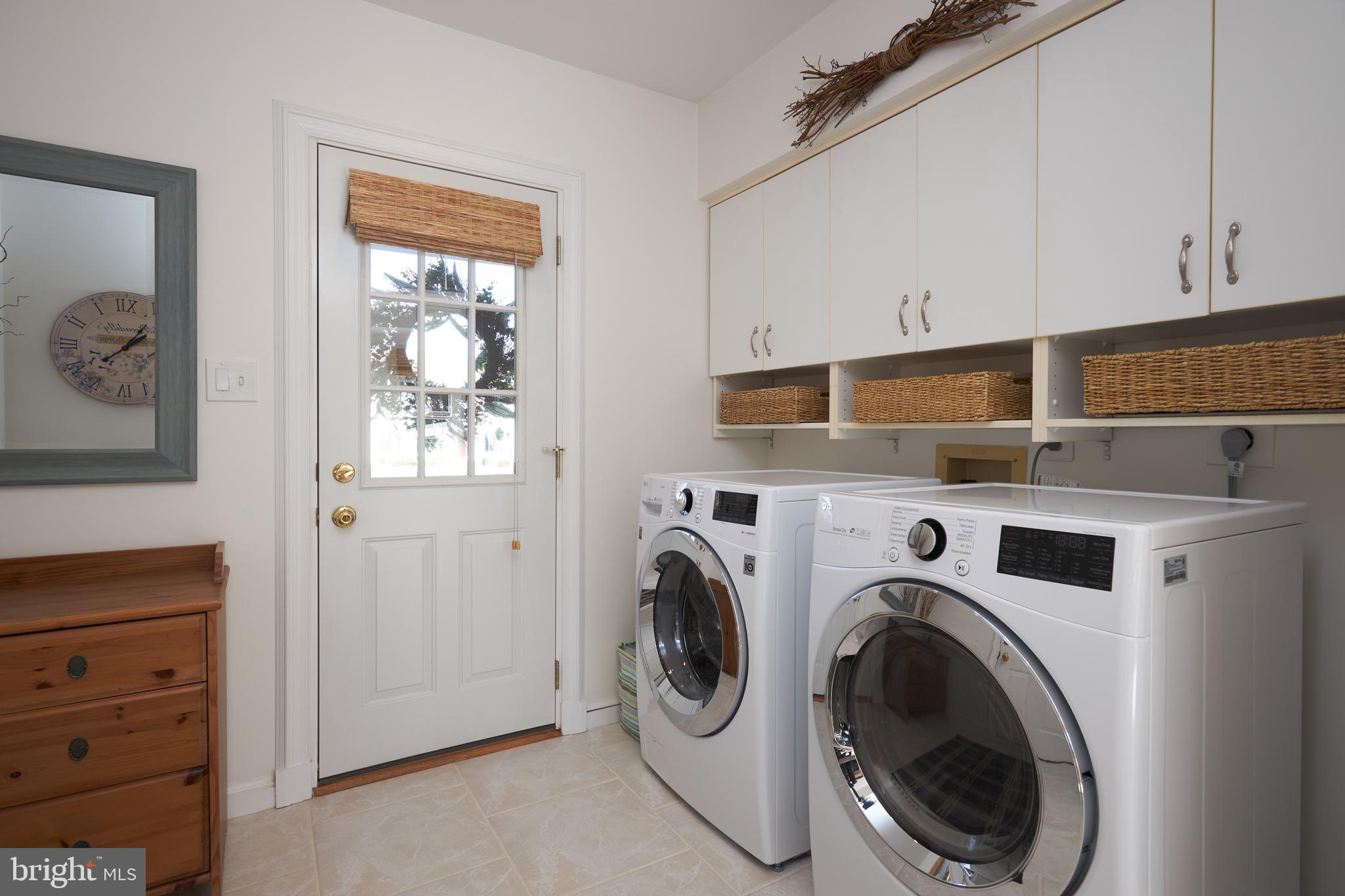 9805 Kendale Road Potomac, MD 20854 - Photo 17 of 44 Gallery Image 17