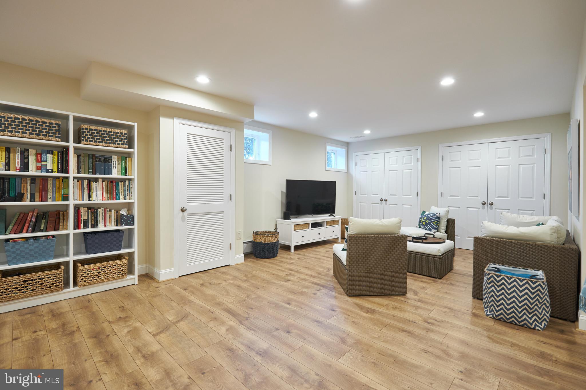 9805 Kendale Road Potomac, MD 20854 - Photo 33 of 44 Gallery Image 33