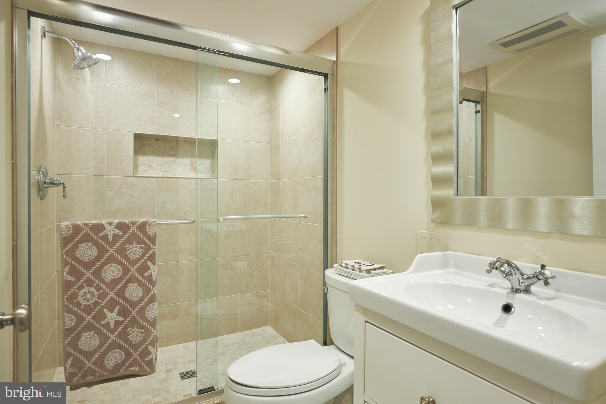 9805 Kendale Road Potomac, MD 20854 - Photo 39 of 44 Gallery Image 39