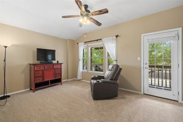 $2,250 | 304 Quarry Lane, Liberty Hill, TX 78642