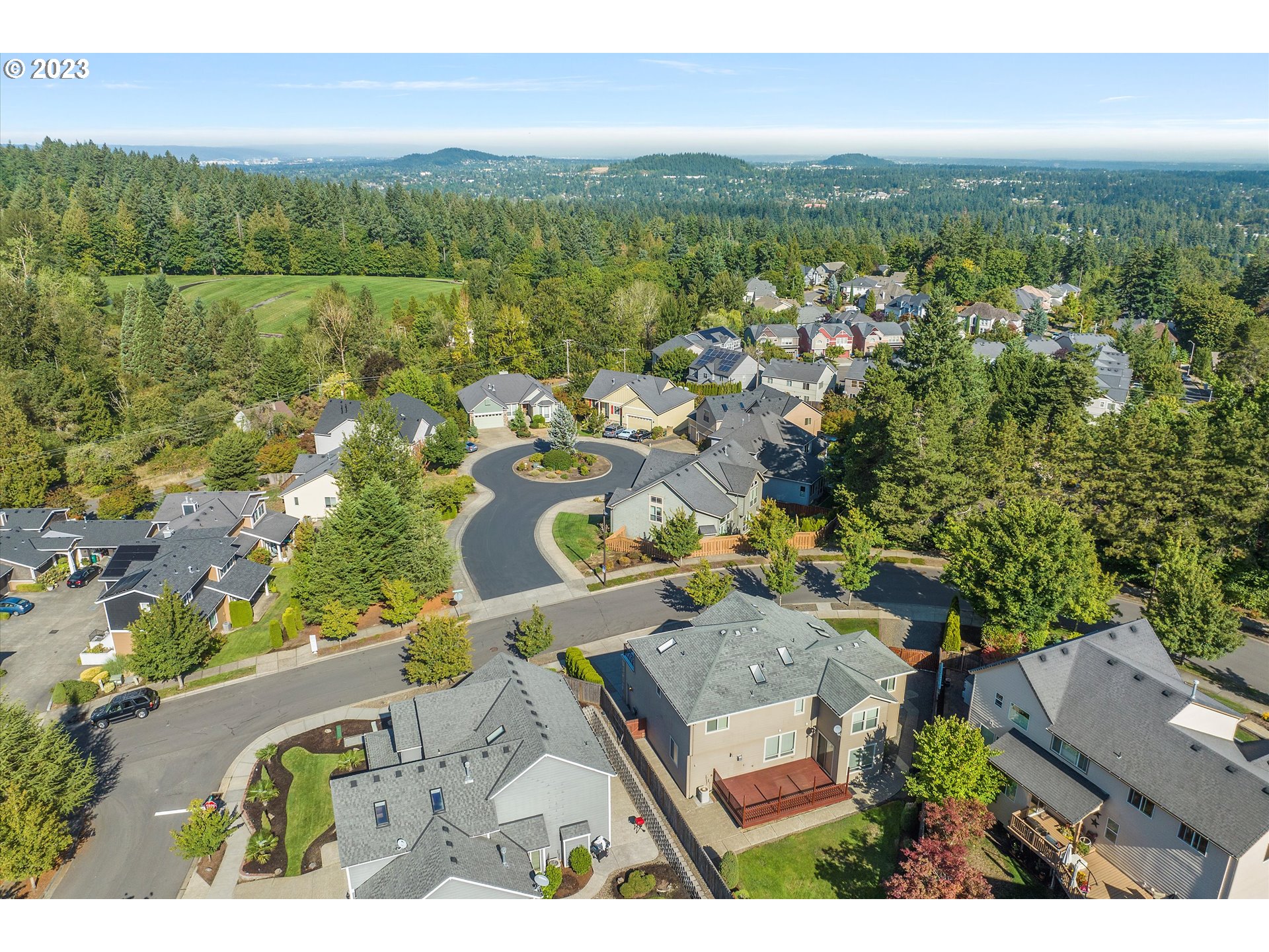 13340 Southeast Portland View Place Happy Valley, OR 97086 - Photo 6 of 47