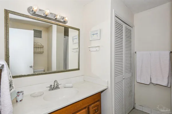 $150,000 | 825 Bayshore Drive, Unit 302, Pensacola, FL 32507