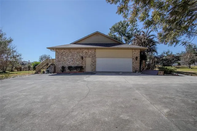 $750,000 | 13 Hermosa Drive, Eustis, FL 32726