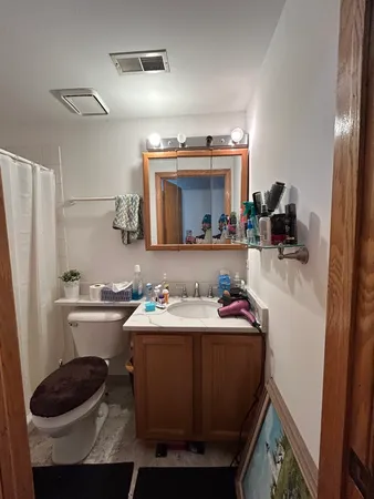 $2,995 | 628 West Patterson Avenue, Unit 1E, Chicago, IL 60613