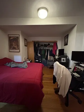 $2,995 | 628 West Patterson Avenue, Unit 1E, Chicago, IL 60613