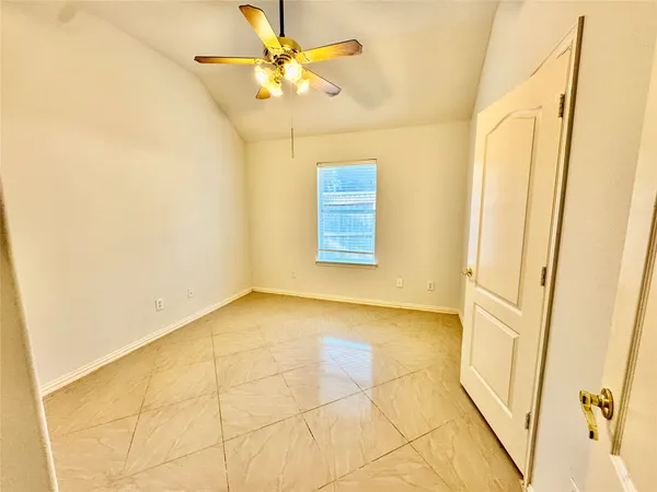 $2,450 | 2604 Hidden Creek Drive, Pearland, TX 77581