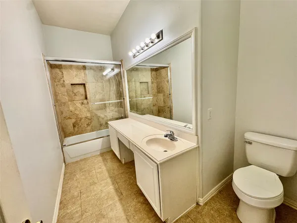 $2,450 | 2604 Hidden Creek Drive, Pearland, TX 77581