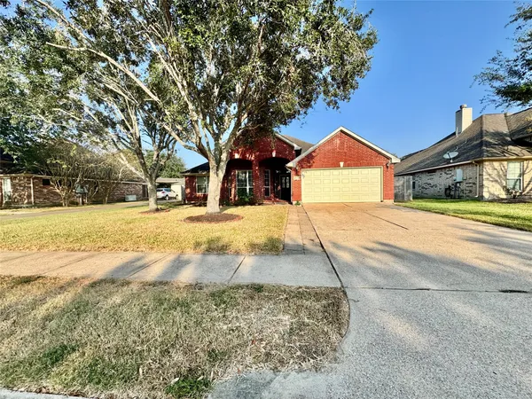 $2,450 | 2604 Hidden Creek Drive, Pearland, TX 77581