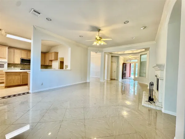 $2,450 | 2604 Hidden Creek Drive, Pearland, TX 77581