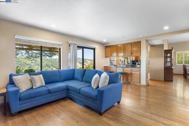 $1,550,000 | 6444 Boone Drive, Castro Valley, CA 94552