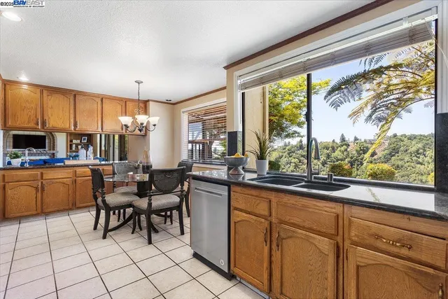 $1,550,000 | 6444 Boone Drive, Castro Valley, CA 94552