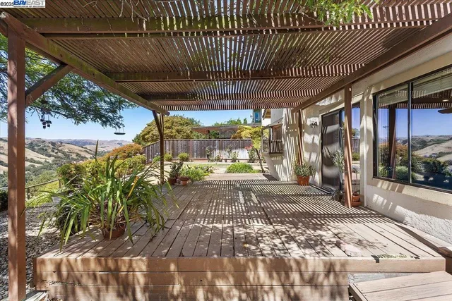 $1,550,000 | 6444 Boone Drive, Castro Valley, CA 94552