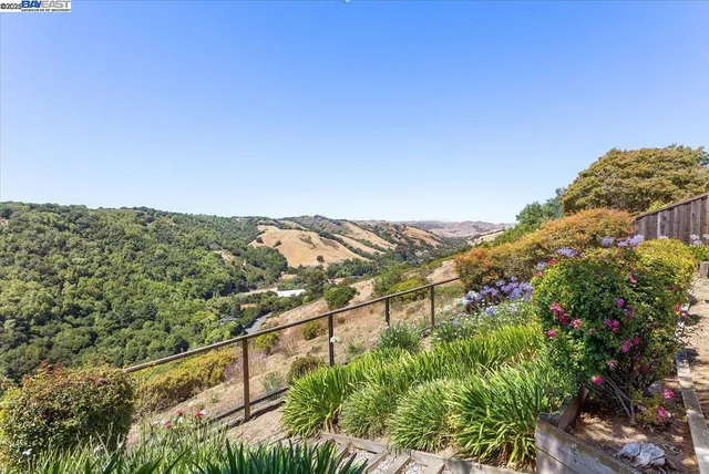 $1,550,000 | 6444 Boone Drive, Castro Valley, CA 94552