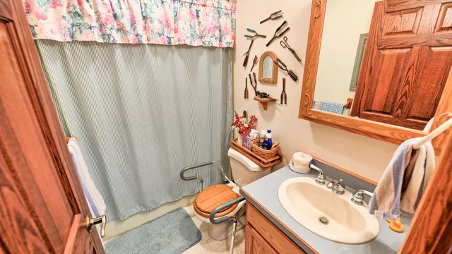 $699,900 | 11678 East Grand River Avenue, Portland, MI 48875