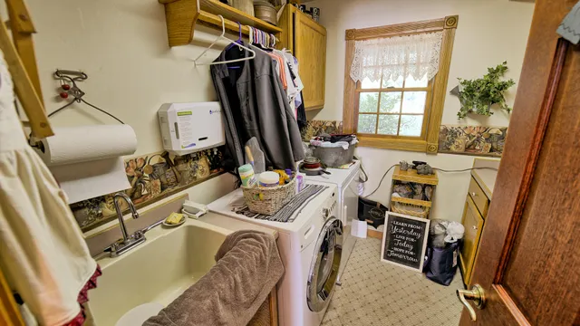 $699,900 | 11678 East Grand River Avenue, Portland, MI 48875