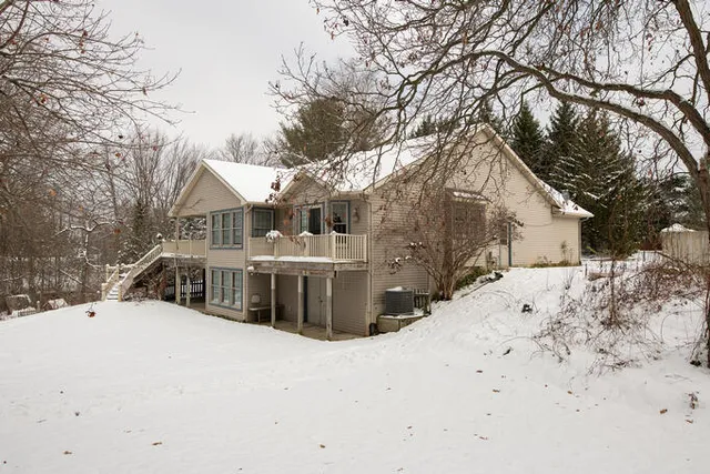 $699,900 | 11678 East Grand River Avenue, Portland, MI 48875