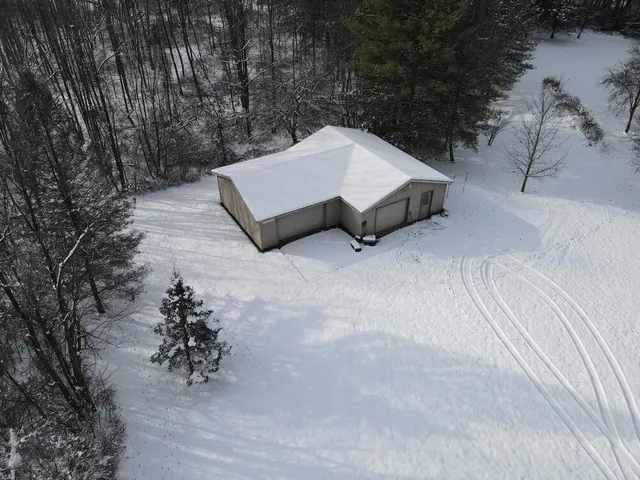 $699,900 | 11678 East Grand River Avenue, Portland, MI 48875