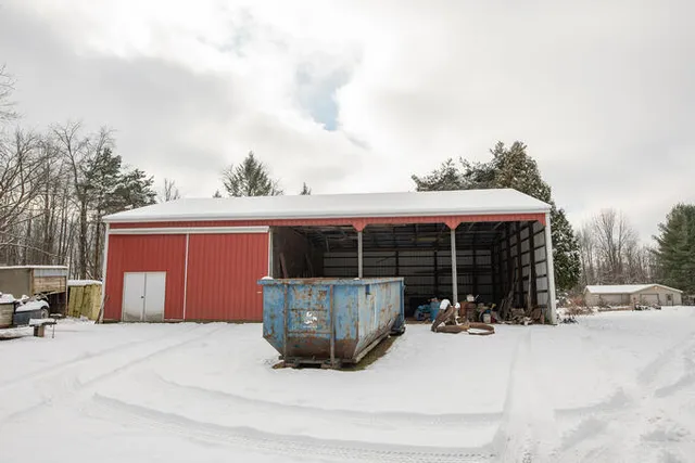 $699,900 | 11678 East Grand River Avenue, Portland, MI 48875