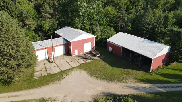 $699,900 | 11678 East Grand River Avenue, Portland, MI 48875