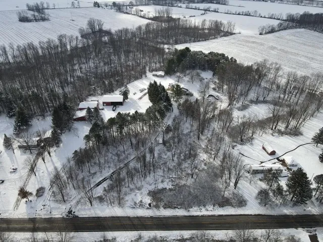 $699,900 | 11678 East Grand River Avenue, Portland, MI 48875