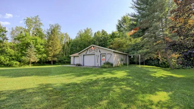 $699,900 | 11678 East Grand River Avenue, Portland, MI 48875