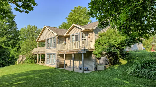 $699,900 | 11678 East Grand River Avenue, Portland, MI 48875