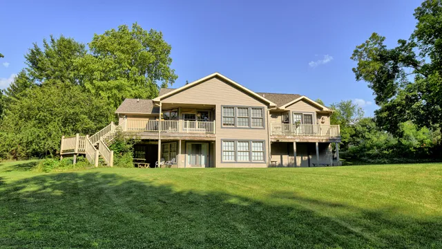 $699,900 | 11678 East Grand River Avenue, Portland, MI 48875