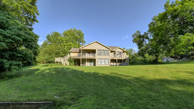 $699,900 | 11678 East Grand River Avenue, Portland, MI 48875