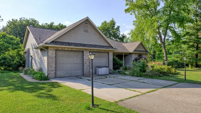 $699,900 | 11678 East Grand River Avenue, Portland, MI 48875