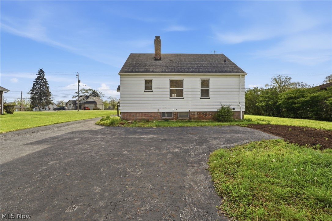 6210 Crossview Road Seven Hills, OH 44131 - Photo 9 of 45