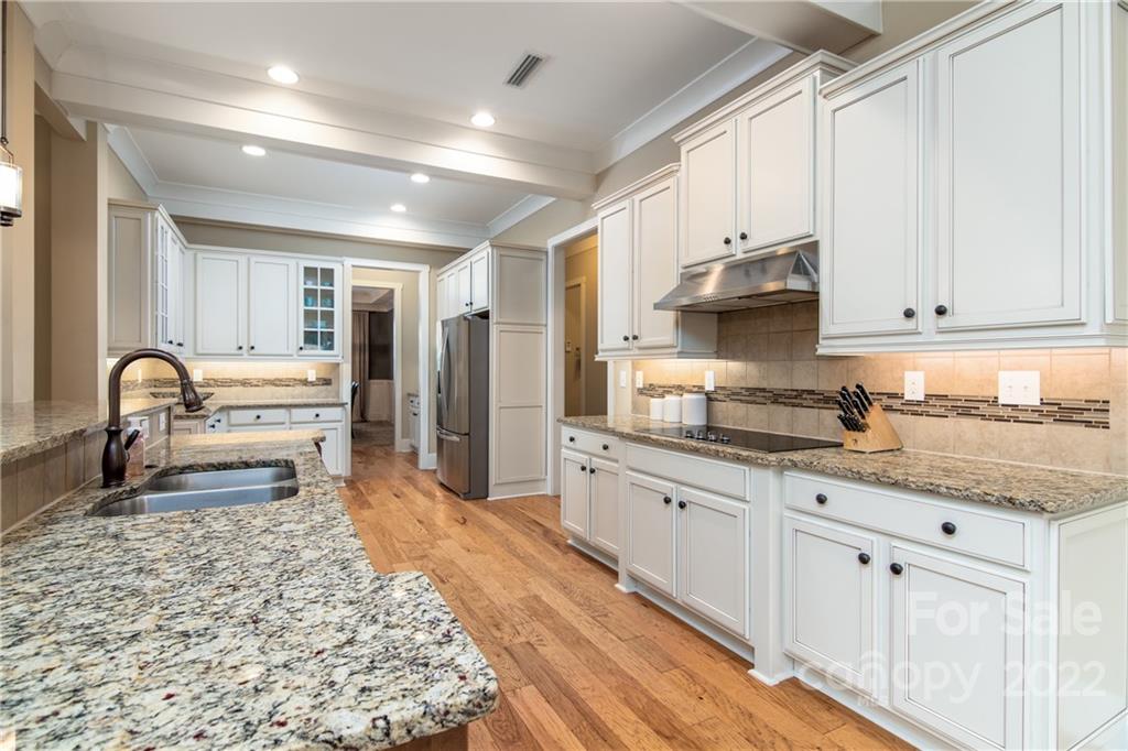 1133 Angelica Lane Tega Cay, SC 29708 - Photo 10 of 46 Gallery Image 10