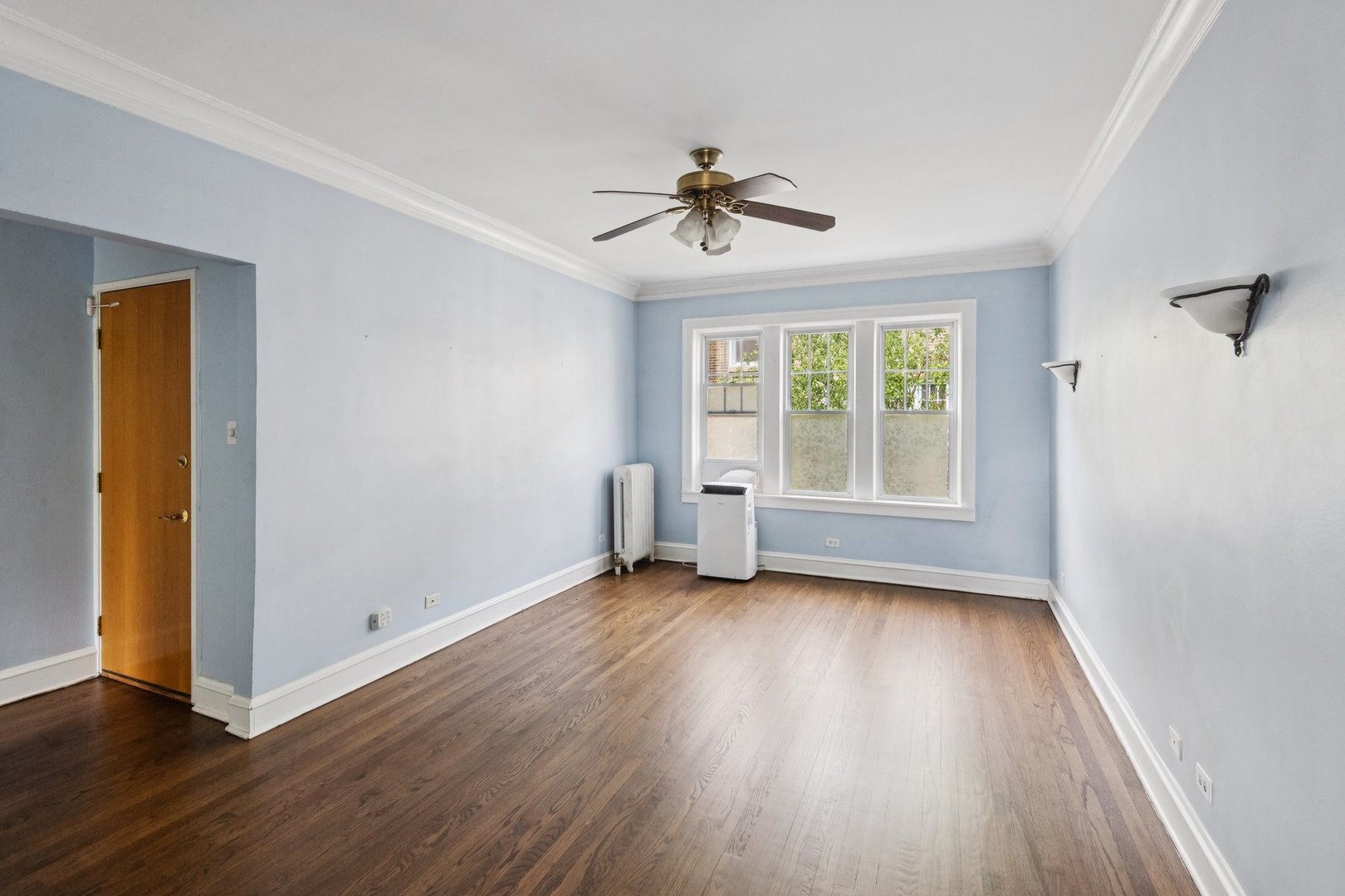 717 Reba Place, Unit 2N Evanston, IL 60202 - Photo 4 of 15