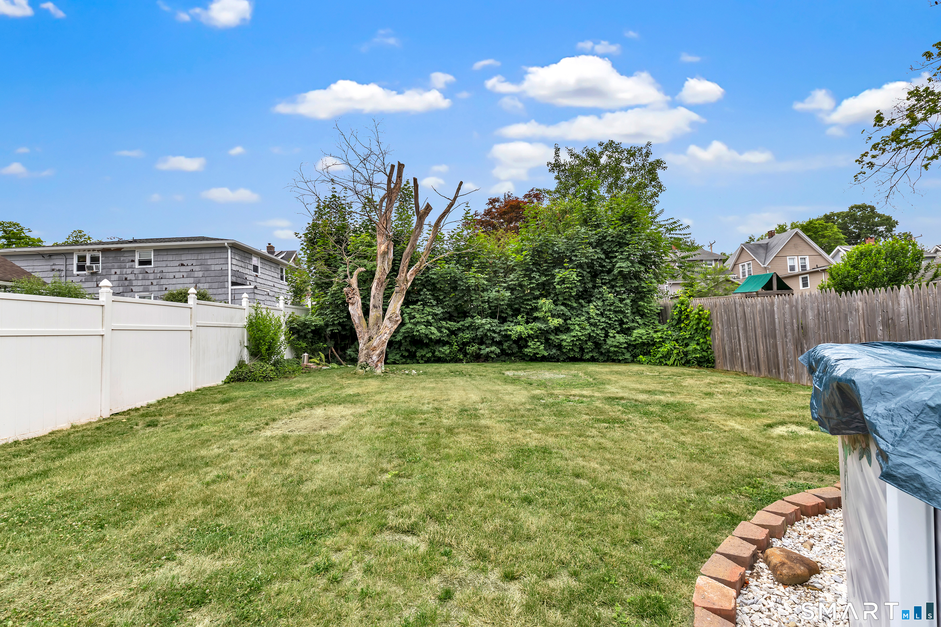 12 Violet Street Hamden, CT 06517 - Photo 32 of 39