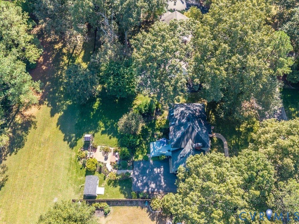 5309 Rock Harbour Road Midlothian, VA 23112 - Photo 38 of 47 a view of a garden