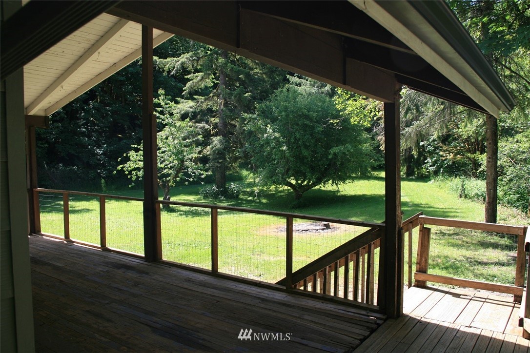 20809 Entsminger Road Arlington, WA 98223 - Photo 4 of 29