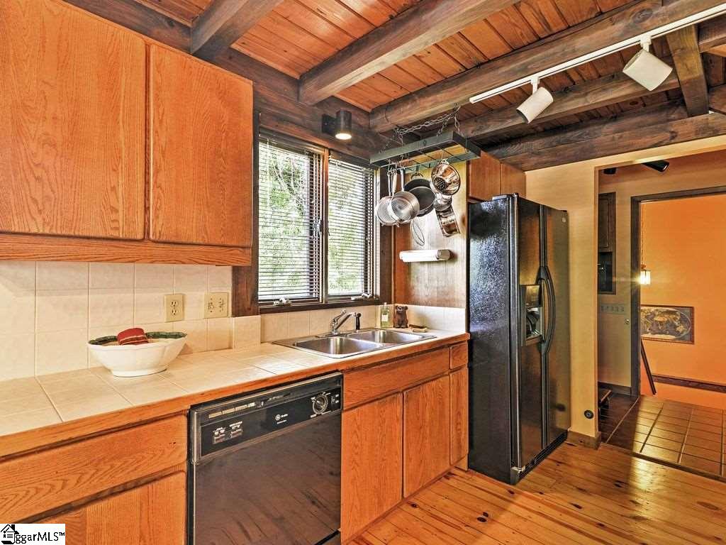 20 River Ridge Road Marietta, SC 29661 - Photo 7 of 24