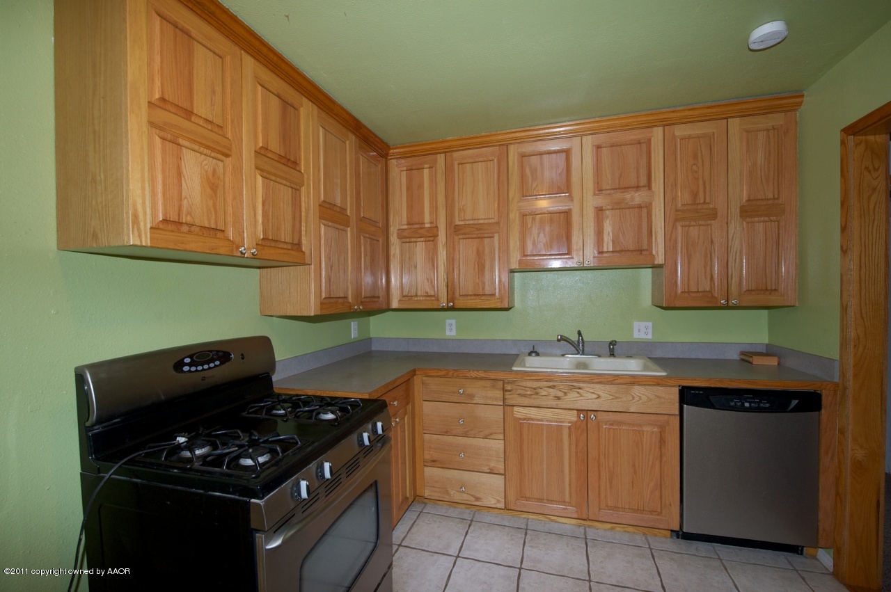4322 South Polk Street Amarillo, TX 79110 - Photo 2 of 13 Kitchen