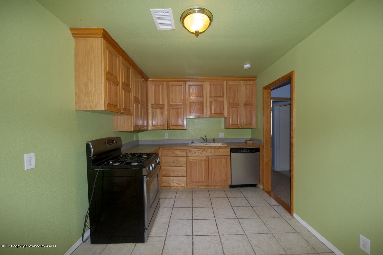 4322 South Polk Street Amarillo, TX 79110 - Photo 3 of 13 Kitchen