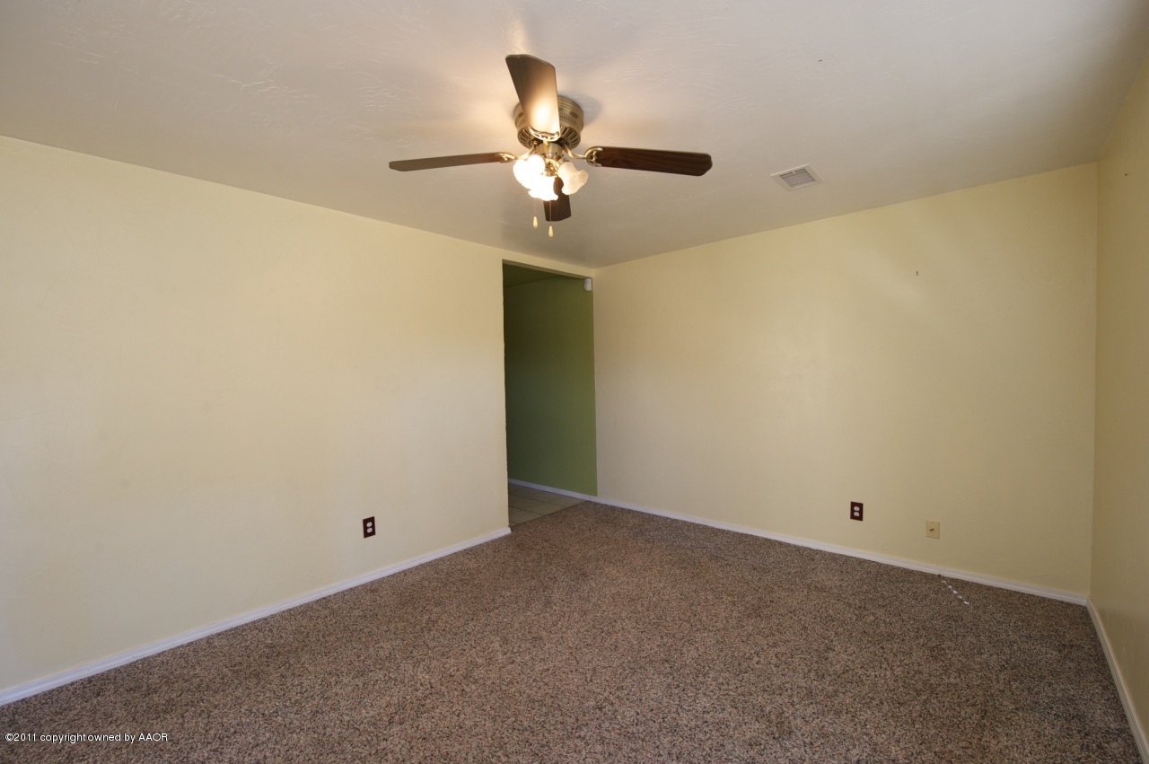 4322 South Polk Street Amarillo, TX 79110 - Photo 5 of 13 Living Area