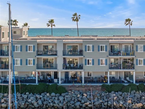 $988,888 | 1202 North Pacific Street, Unit 206B, Oceanside, CA 92054