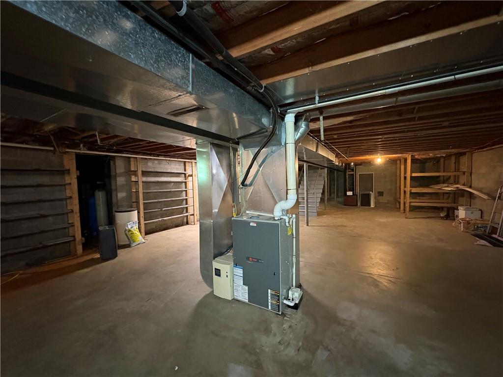 320 Cherry Hill Road Greenville, PA 16125 - Photo 27 of 38 a view of a room with gym equipment