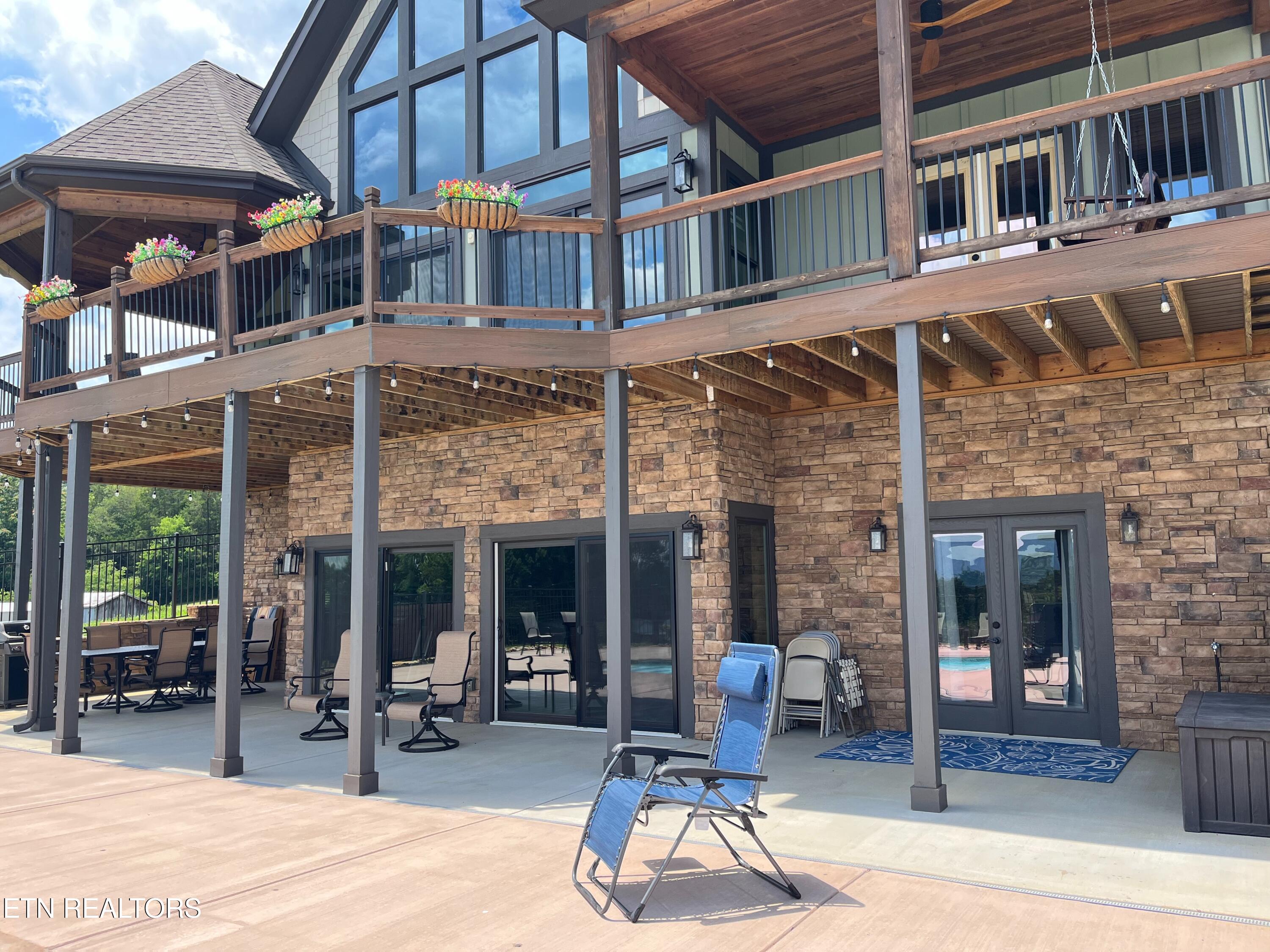 120 Smith Road Corryton, TN 37721 - Photo 3 of 41 Outside patio