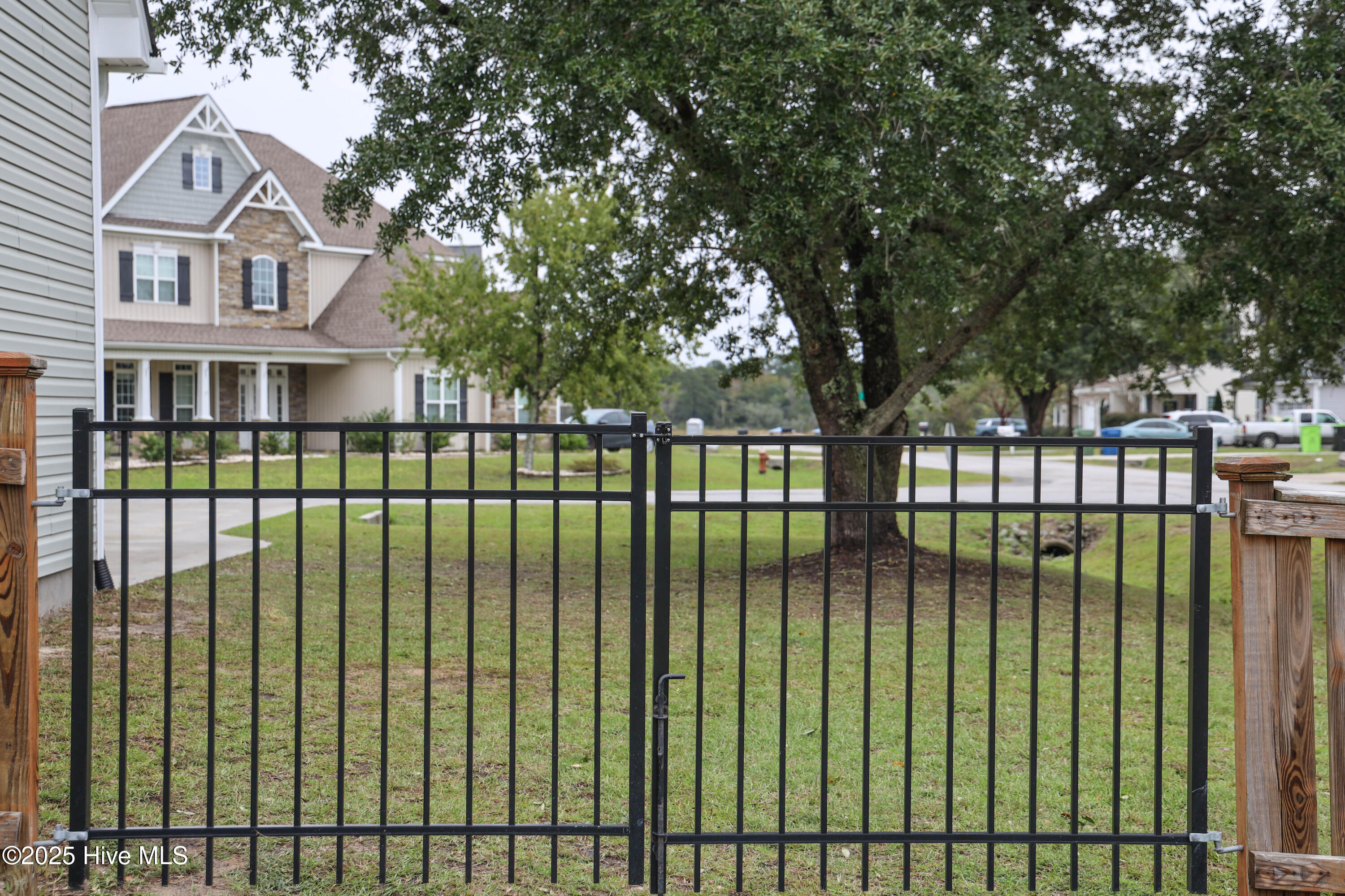 201 Willa's Court Holly Ridge, NC 28445 - Photo 12 of 77 Ornate Double Gate
