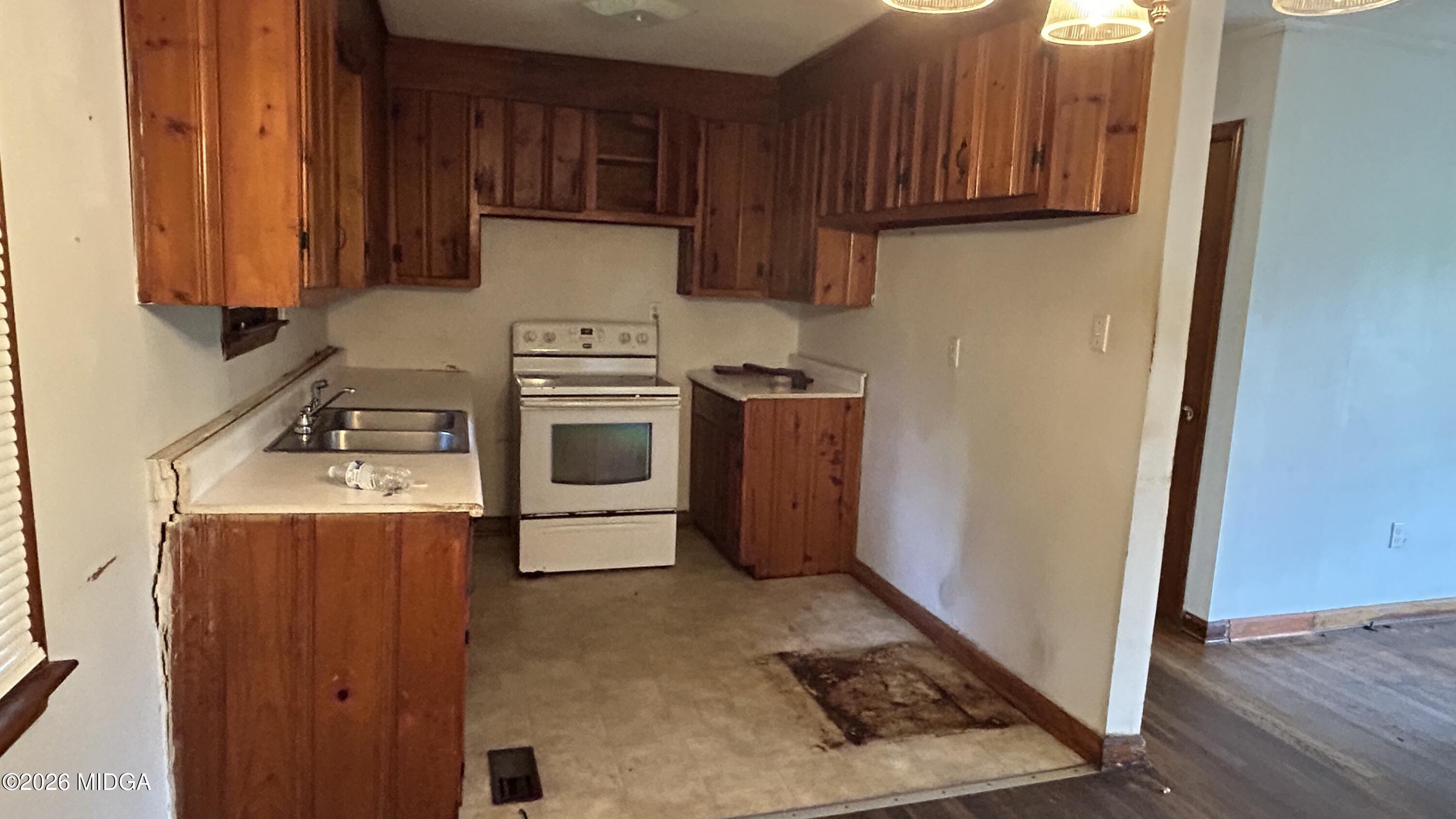 955 Ell Street Macon, GA 31206 - Photo 3 of 9 IMG_9694