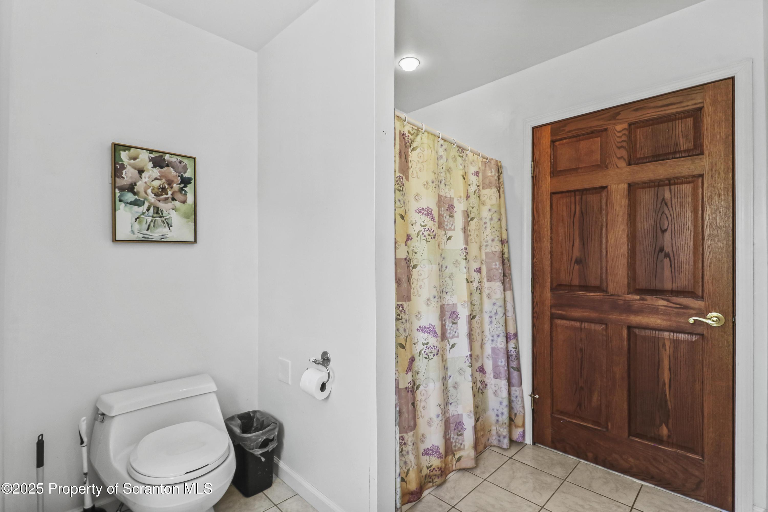 107 Ridgeview Drive Scranton, PA 18504 - Photo 30 of 48 123A3224