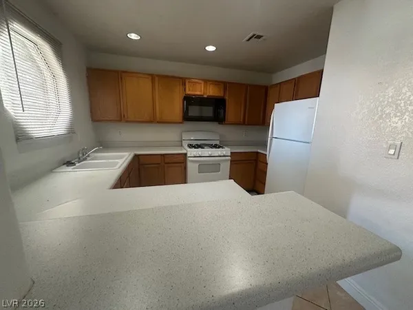 $1,395 | 5004 South Rainbow Boulevard, Unit 203, Las Vegas, NV 89118